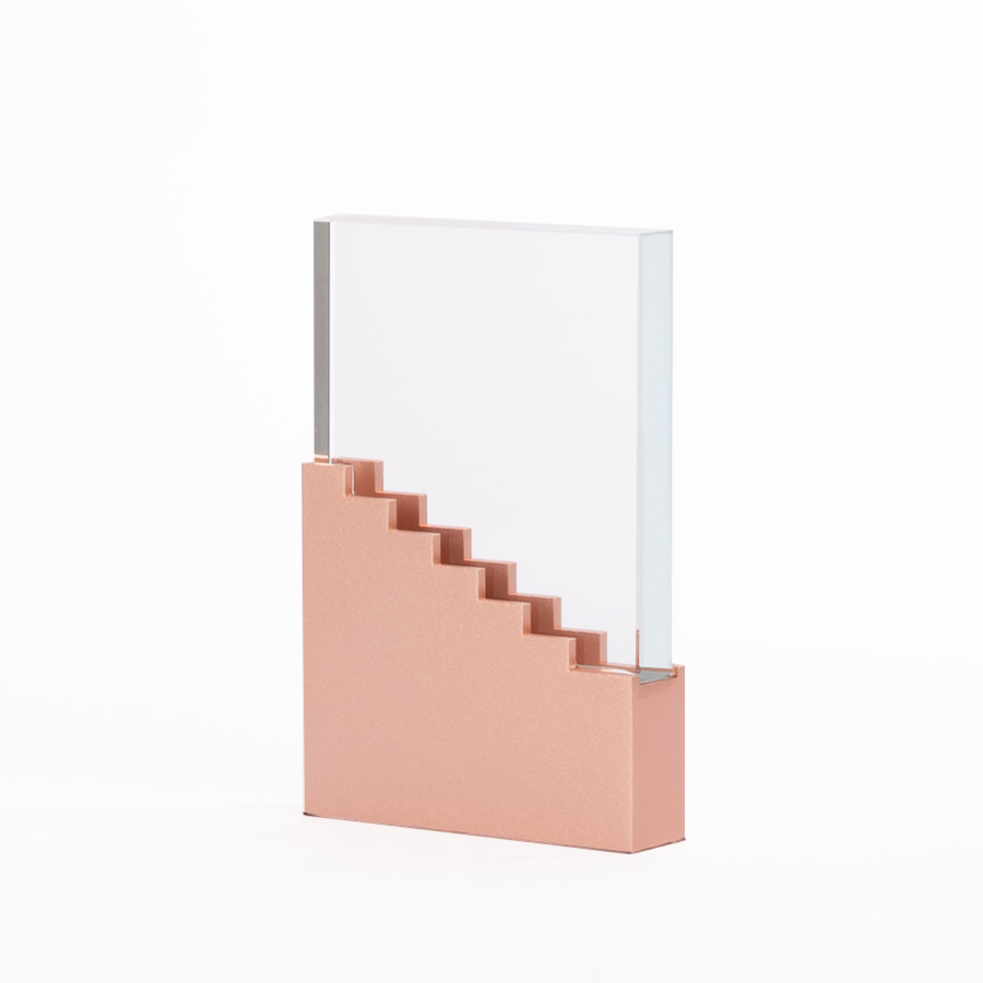 Trofeo de Acero Encobrizado y Cristal 